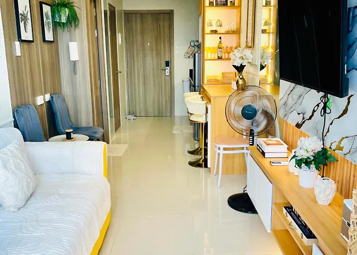 J Radiant Coast Residences アパートホテル マニラ市