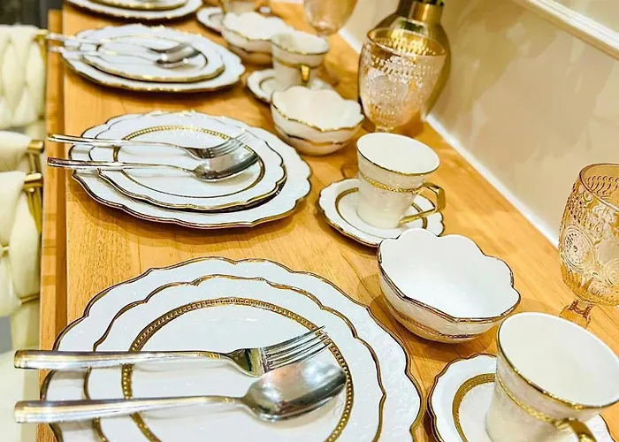 J Radiant Coast Residences アパートホテル